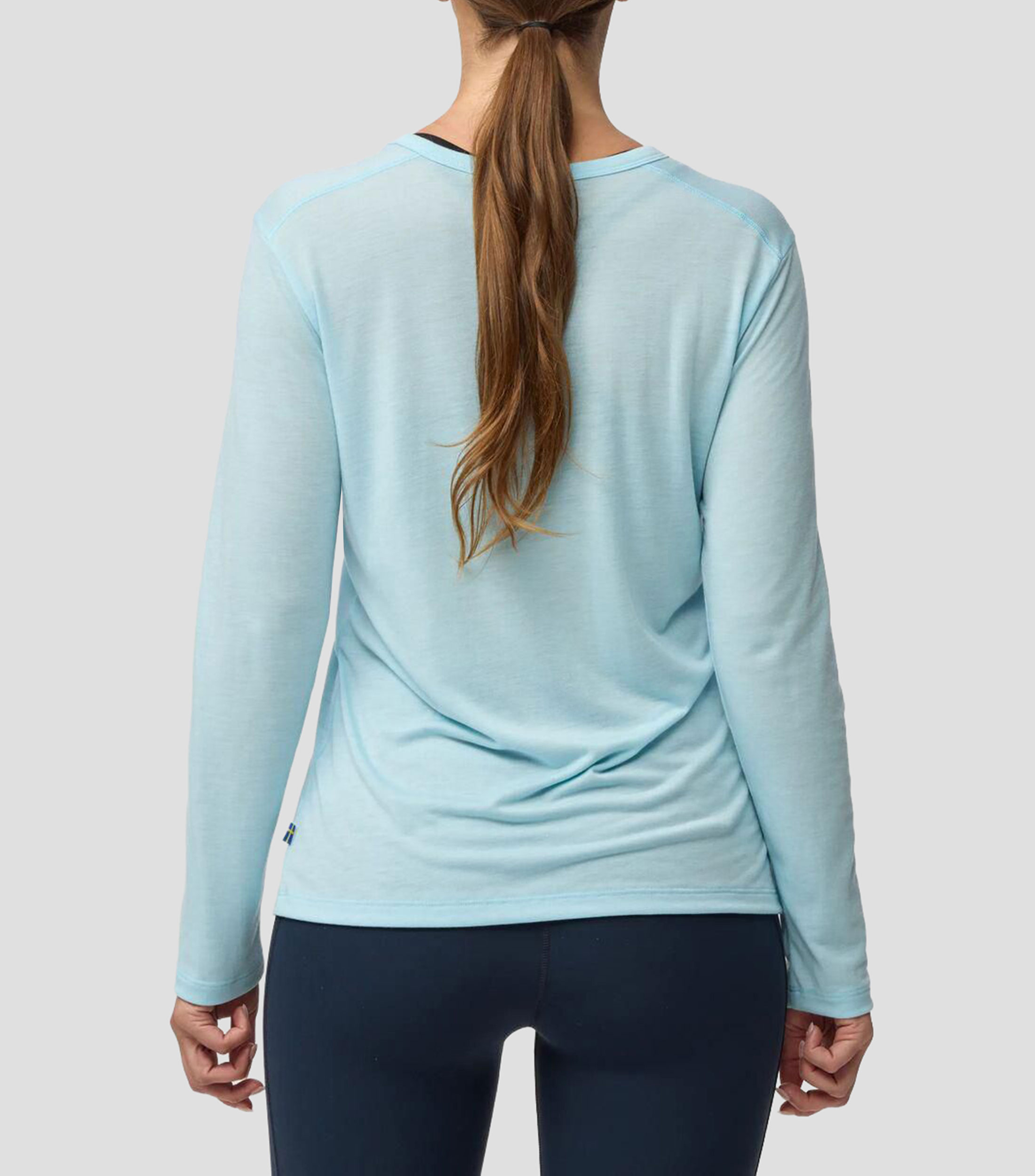 Playera cuello redondo manga larga High Coast lisa Mujer
